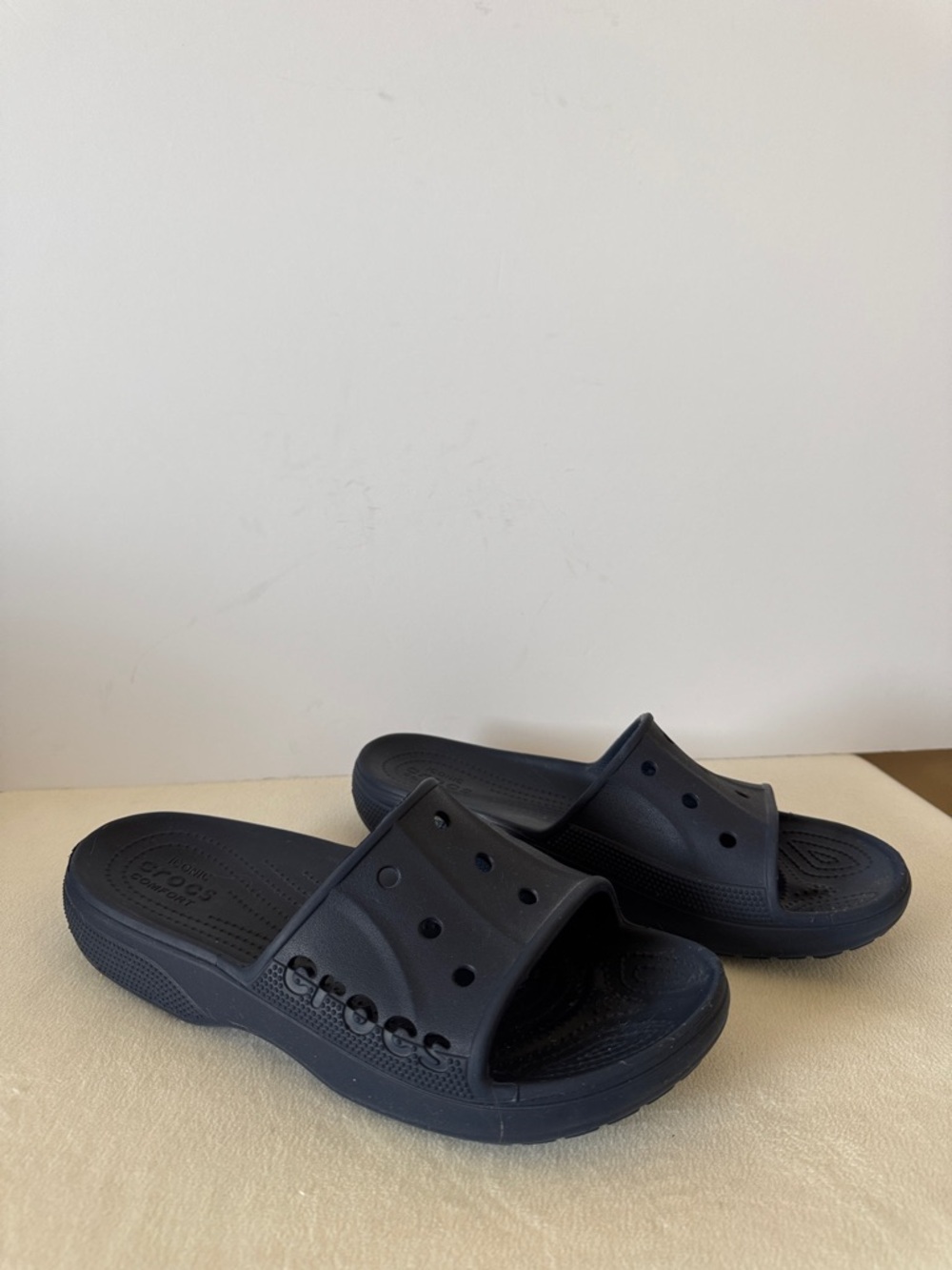 Crocs slides - Picture 3 of 8